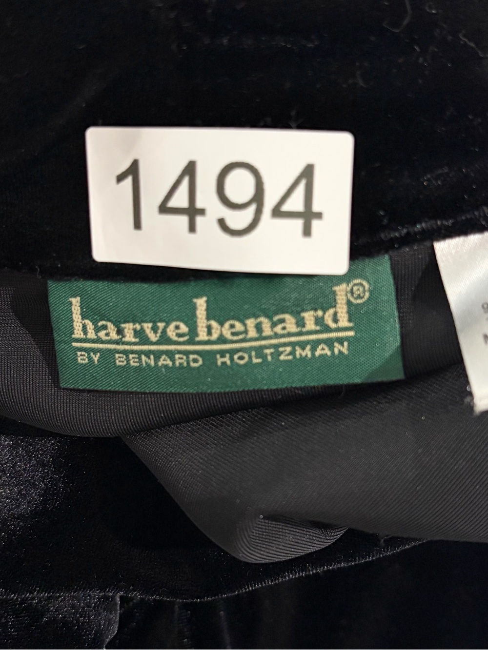 Harve Benard Black Velvet Button Blazer Jacket (XL) - Picture 7 of 8